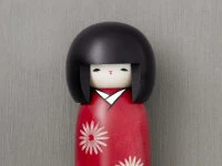 Kokeshi: Holzpuppe Nogiku 8 Kokeshi: Holzpuppe Nogiku – Bild 6